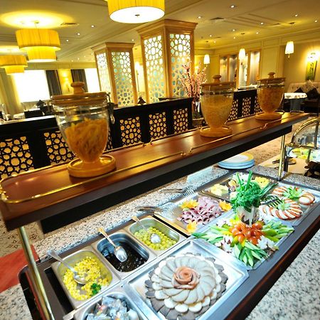 Grand Tien Shan Hotel Almati Étterem fotó