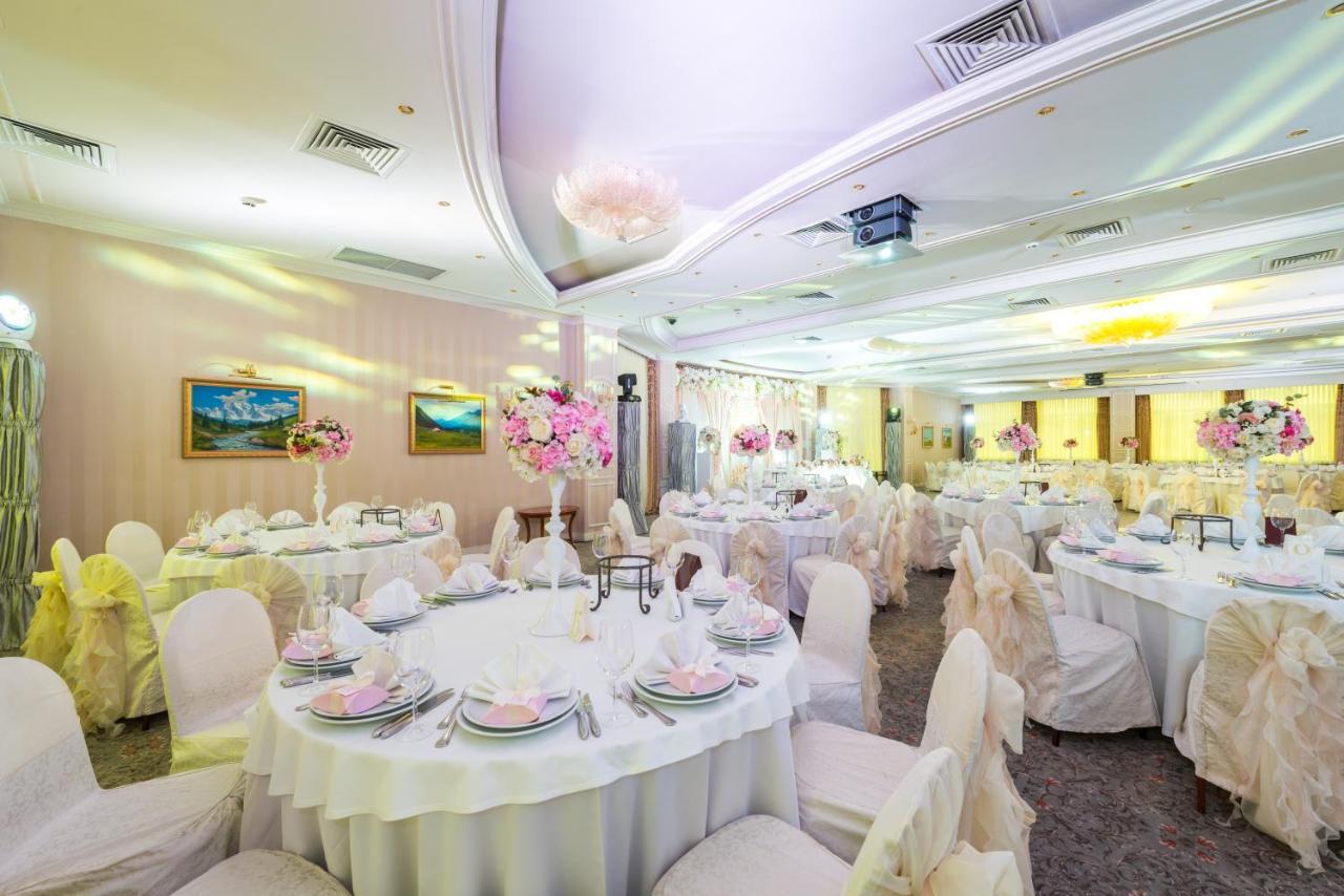 Grand Tien Shan Hotel Almati Kültér fotó