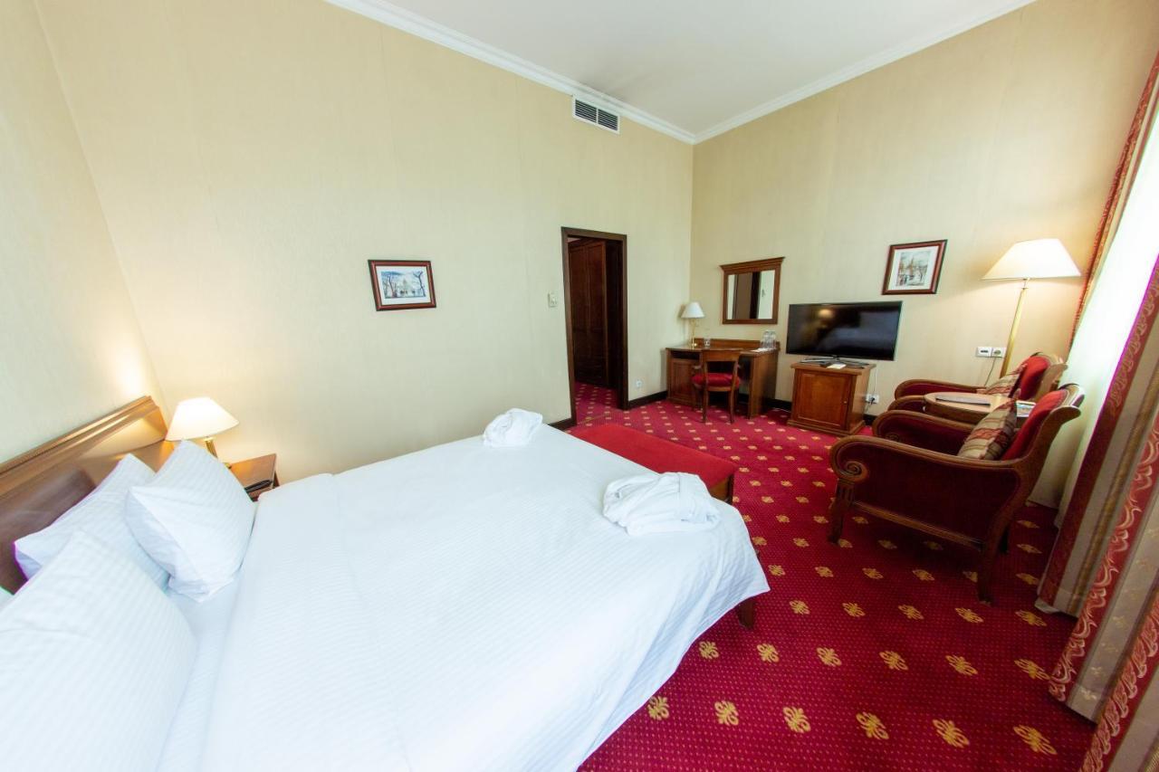 Grand Tien Shan Hotel Almati Kültér fotó