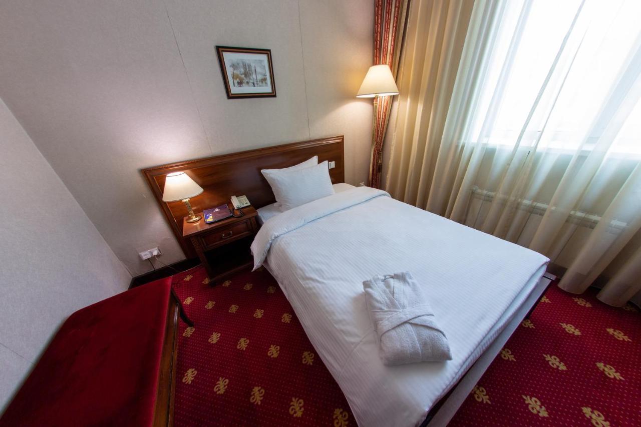 Grand Tien Shan Hotel Almati Kültér fotó
