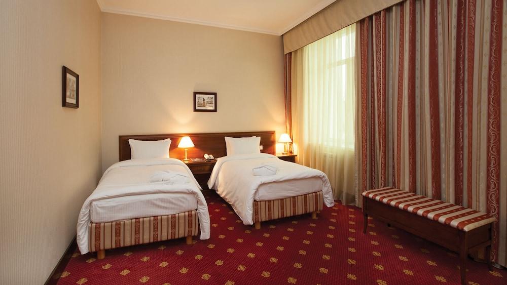 Grand Tien Shan Hotel Almati Kültér fotó
