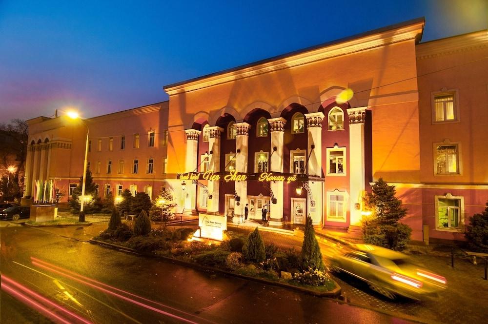Grand Tien Shan Hotel Almati Kültér fotó
