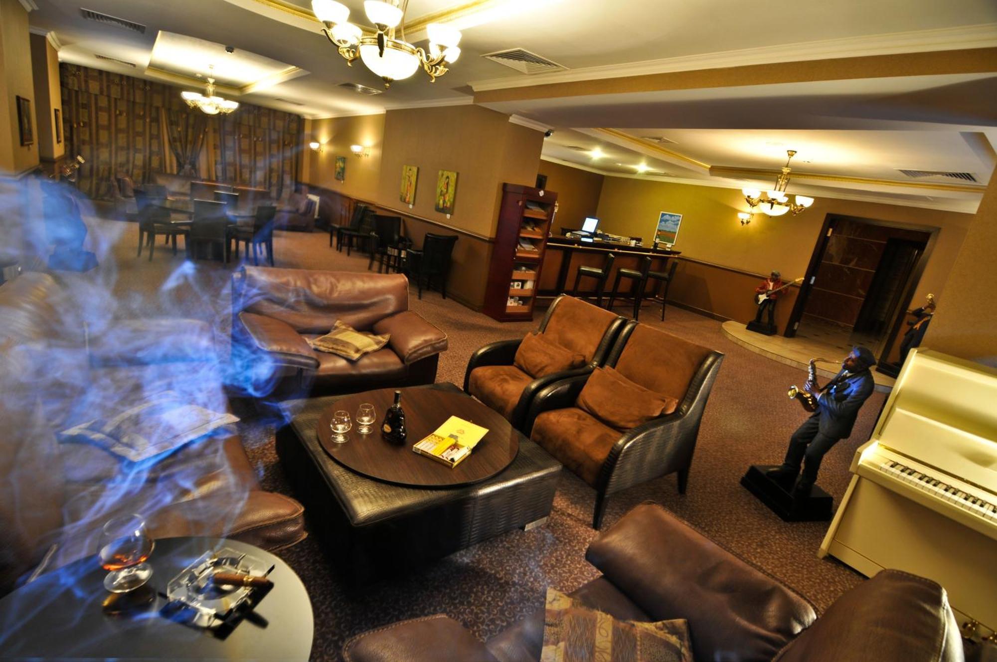Grand Tien Shan Hotel Almati Kültér fotó