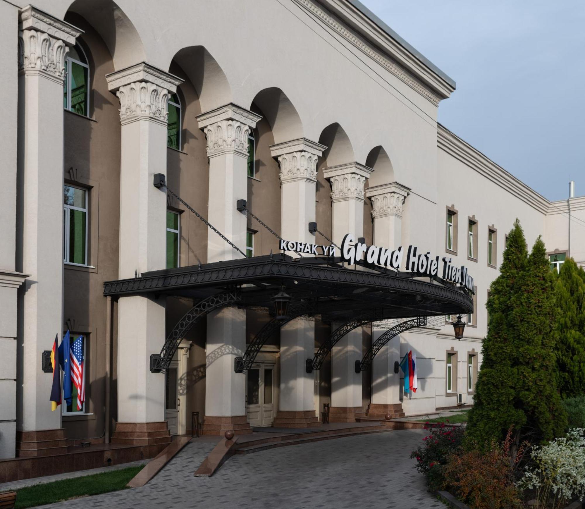 Grand Tien Shan Hotel Almati Kültér fotó